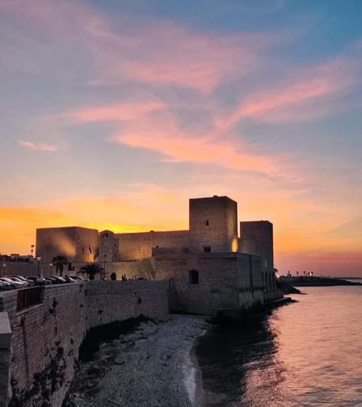 Appartement Le Rondini à Trani Extérieur photo